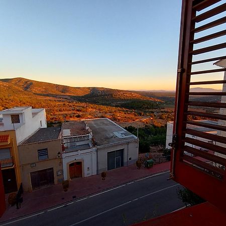 Tranquil And Spacious Townhouse In Historical And Picturesque Cervera Del Maestre Екстериор снимка