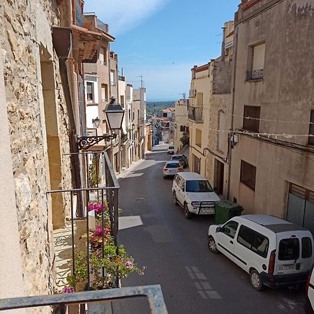 Tranquil And Spacious Townhouse In Historical And Picturesque Cervera Del Maestre Екстериор снимка