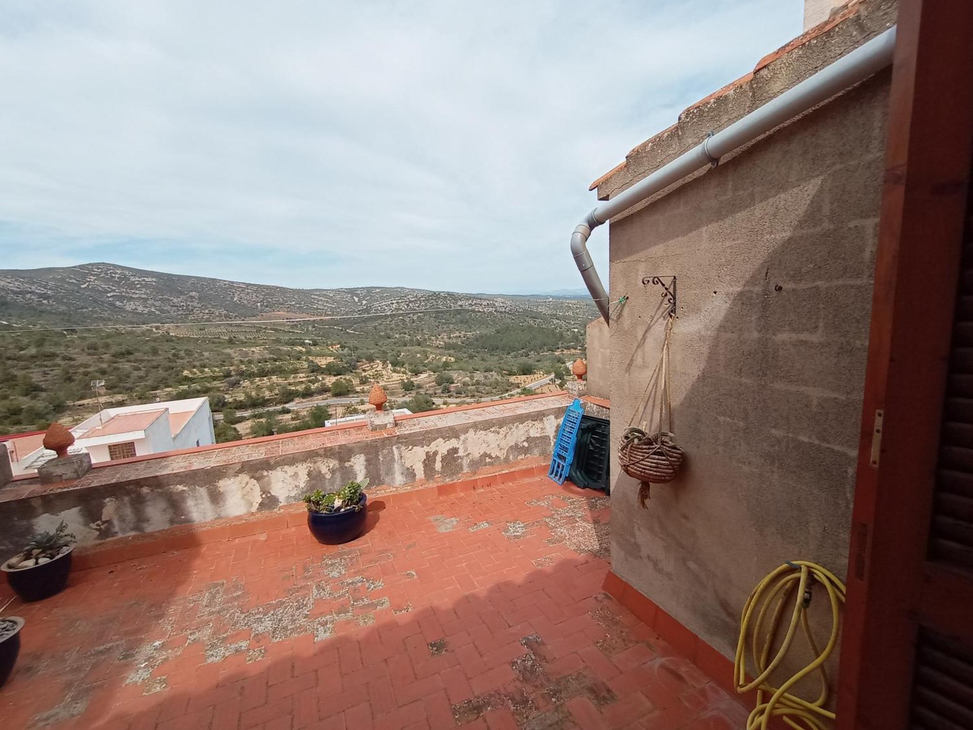 Tranquil And Spacious Townhouse In Historical And Picturesque Cervera Del Maestre Екстериор снимка