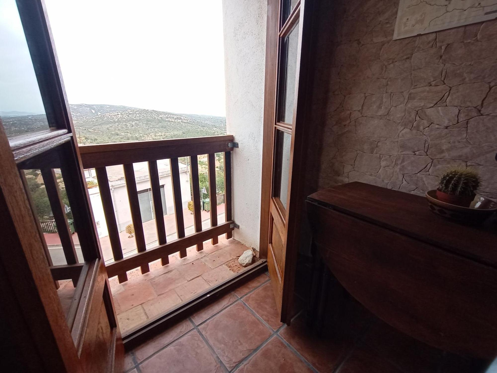 Tranquil And Spacious Townhouse In Historical And Picturesque Cervera Del Maestre Екстериор снимка